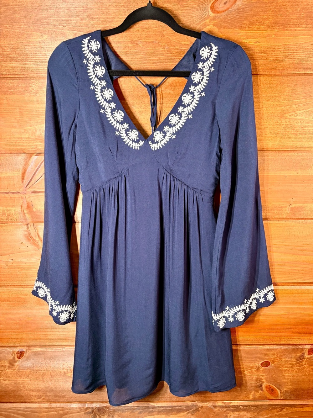 Altar'd State Navy Boho Long Sleeve V-Neck Dress with White Embroidery Small 💕
